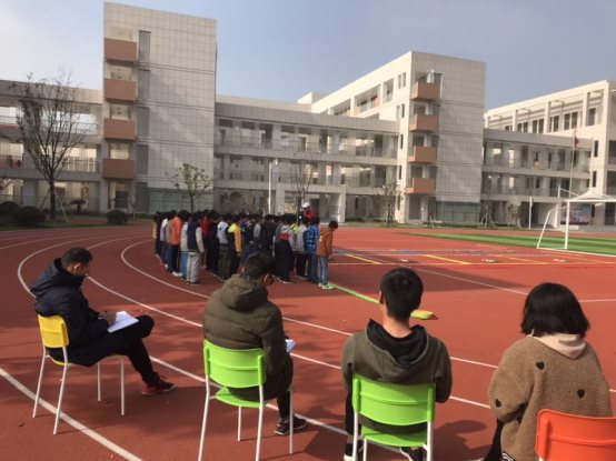 体育组认真听课.jpg